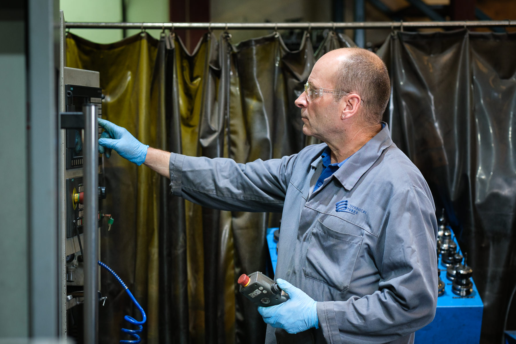 Engineer at Technical Tubes setting up a drilling process