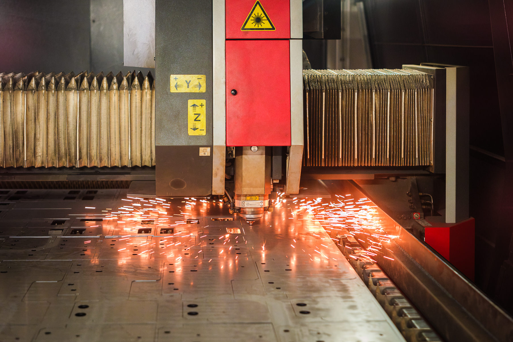 CNC laser cutting steel sheet